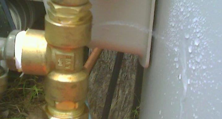 gas fitting leaks